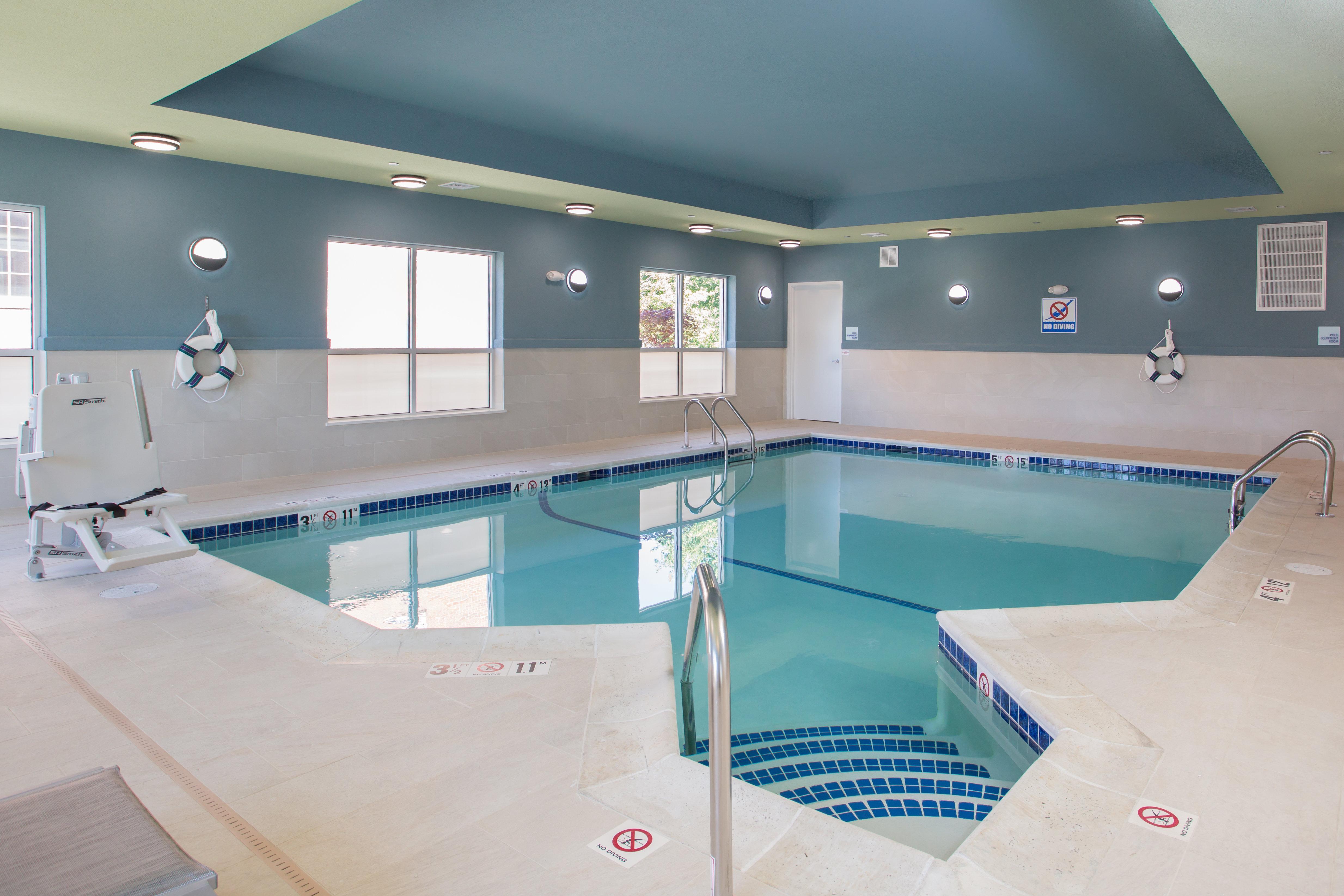 Holiday Inn Express Chelmsford By Ihg מראה חיצוני תמונה