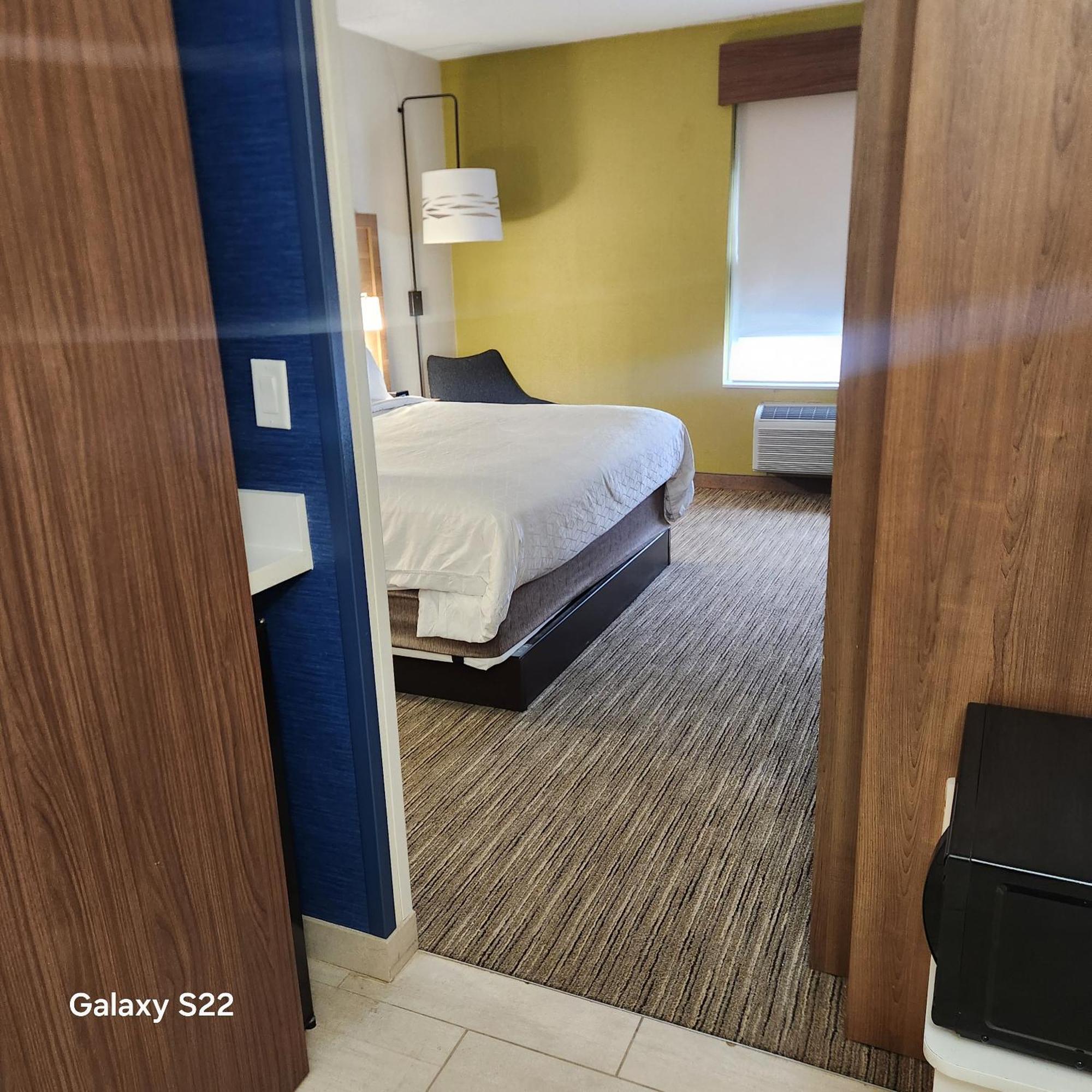 Holiday Inn Express Chelmsford By Ihg מראה חיצוני תמונה